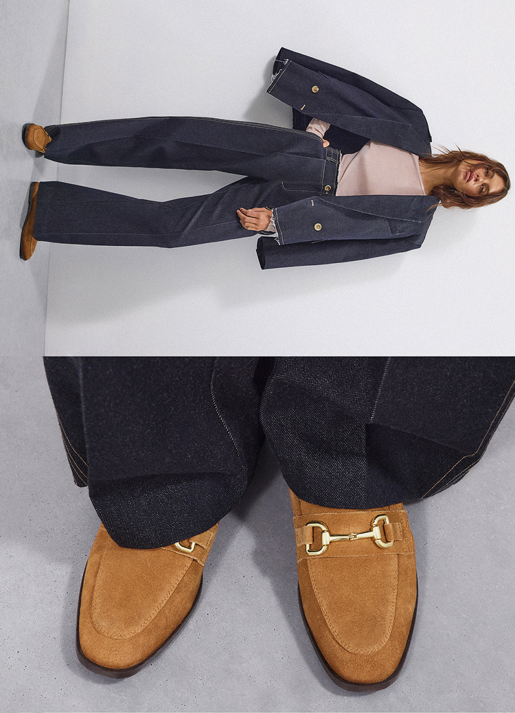 Editorial modowy prezentujący skoordynowaną stylizację damską, pokazujący, jak dopasowany dżinsowy garnitur łączy się z mokasynami, przedstawiony jako pełna stylizacja z widokiem detalu, aby wesprzeć decyzje stylowe i zakupowe.