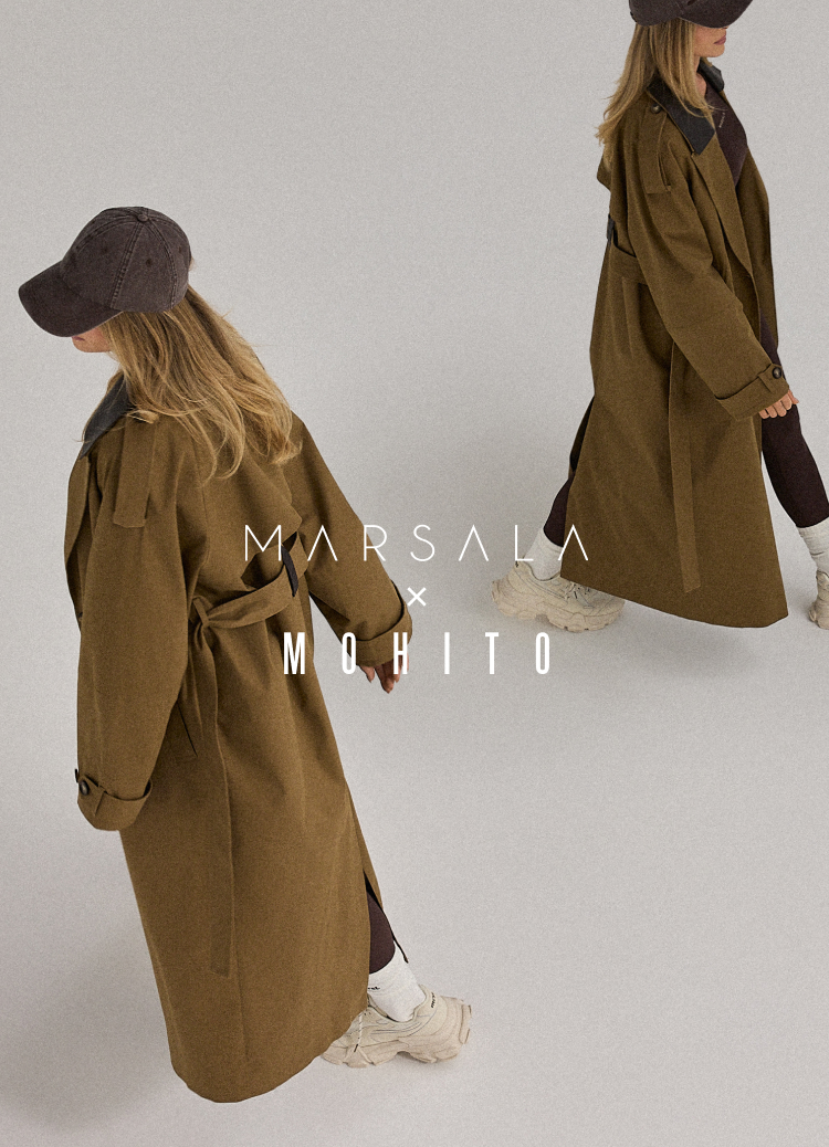 Reklaamiv moeillustratsioon, mis esitleb pikka vööga pealisrõivast, mis on stiliseeritud igapäevaseks vabaaja kandmiseks ning näitab, kuidas rõivas istub ja liigub kandmisel.